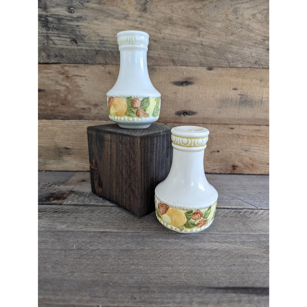 Vintage Della Robbia Salt and Pepper Set by Metlox